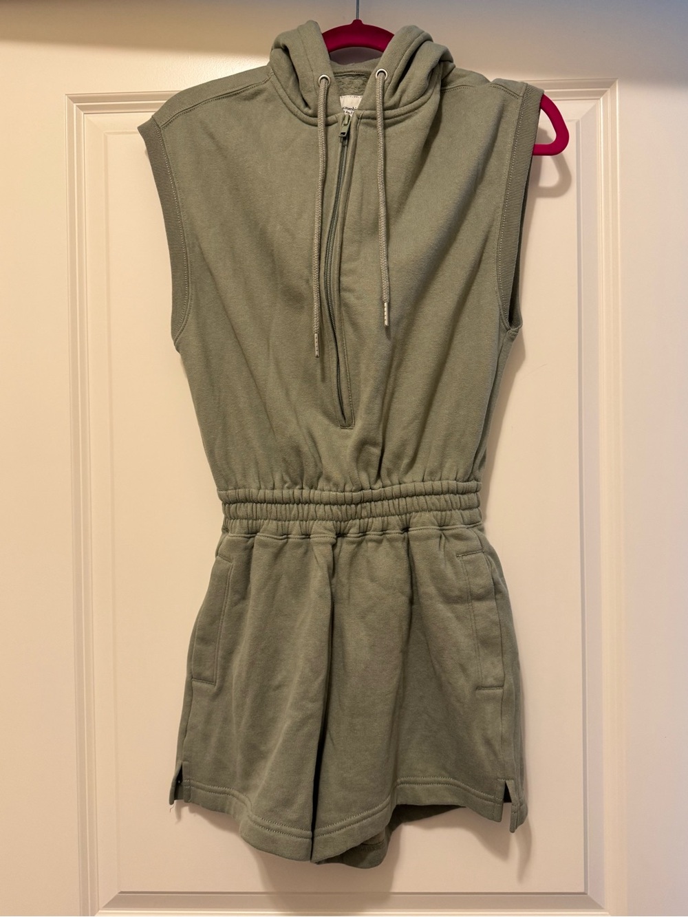 Abercrombie Womenβs Hooded Fleece Sleeveless Romper in Sage Green, size XXS Tall